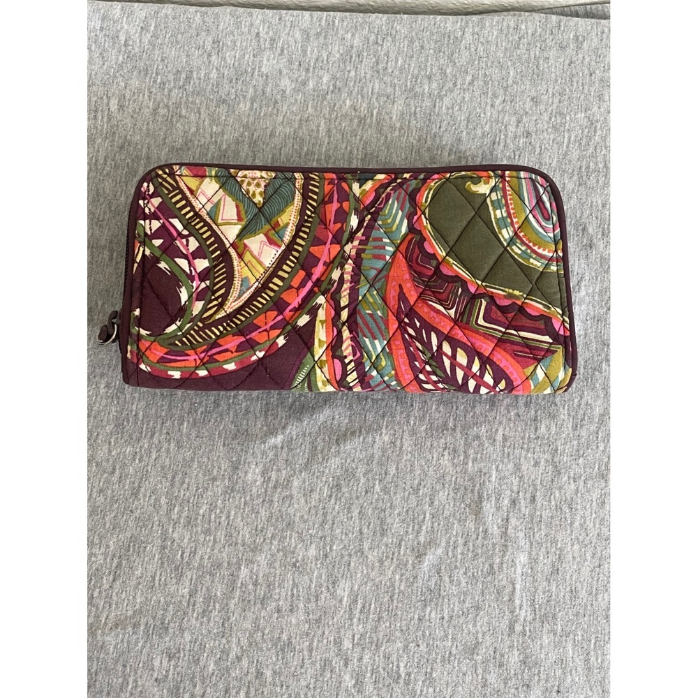 Vera Bradley Wallet Womens OS Plum Pansy Paisley Quilted RFID Zip Excellent